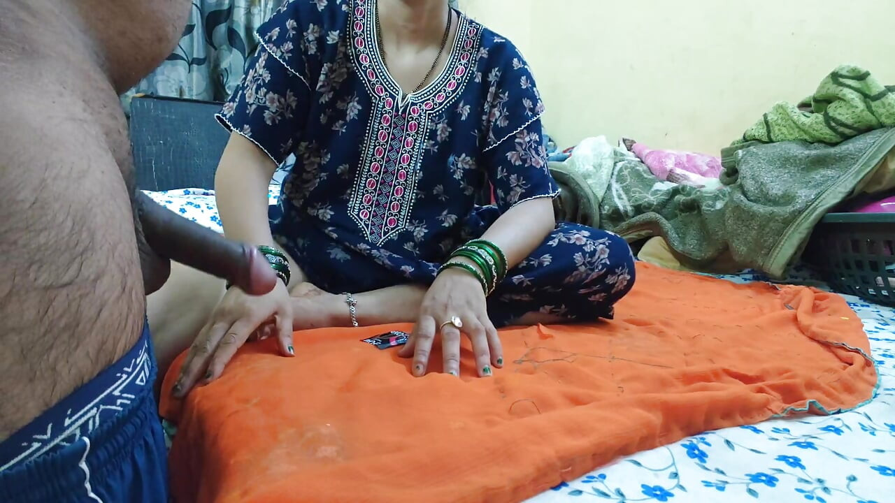 Bhabhi ko mc mai hi condom laga kar choda