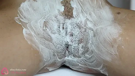 Shaving a landing strip! Intimate pussy trimming! Hairy pussy close-up!