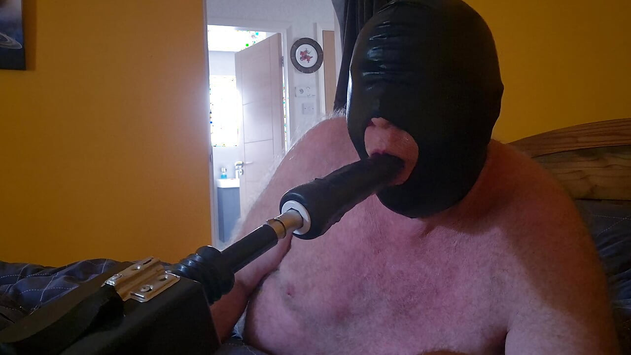 Machine dildo bj