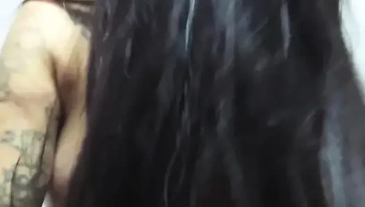 Azgın üvey anne üvey oğuldan faydalanıyor.