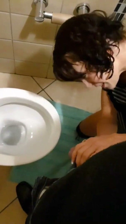 Cute emo pigtailed girl taking me for a piss | Clip 1