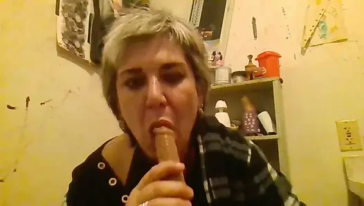 Wet Pussy Vibe BJ