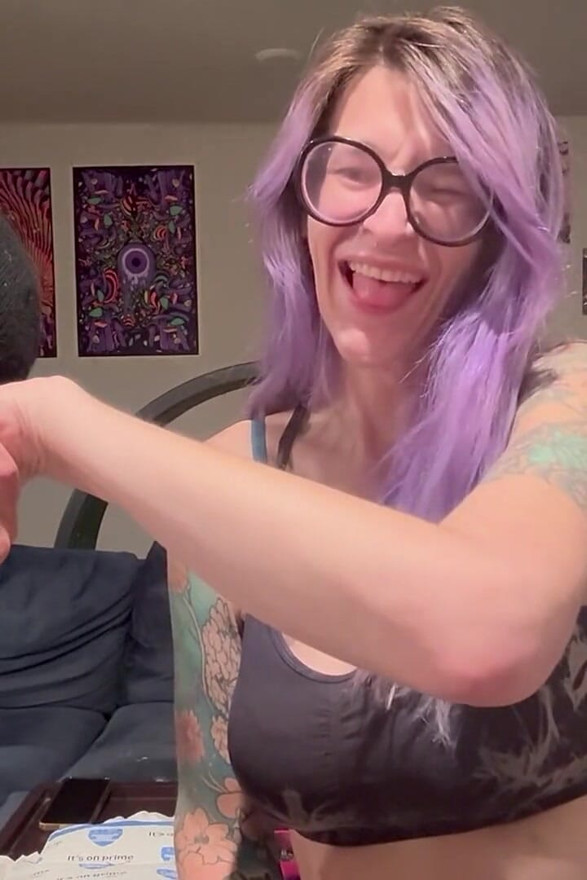 67 Giantess Long Finger Bite