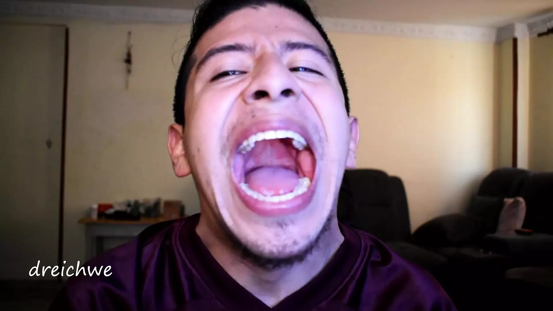 Fetiche de língua e boca com muita saliva