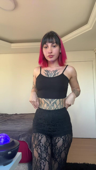 مجرد فتاة برازيلية لطيفة بمؤخرة كبيرة