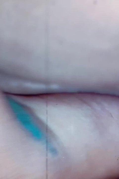 巨人屁股亚马逊打破了我的床