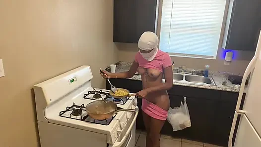 Hot babe naked making breakfast for her boyfriend m