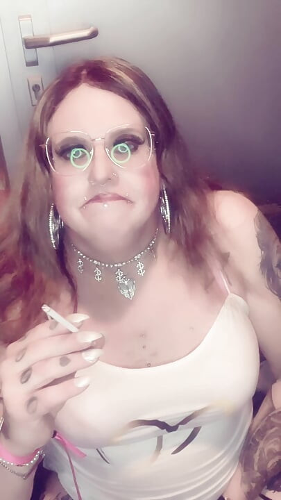 Ts Stefanie sexy smoking