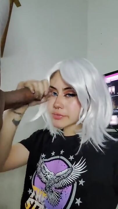 Aile toplanmışken ona lezzetli bir sakso çektim.