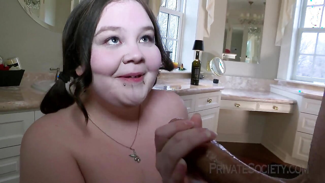 Fucking Makes Her Pussy Squirt