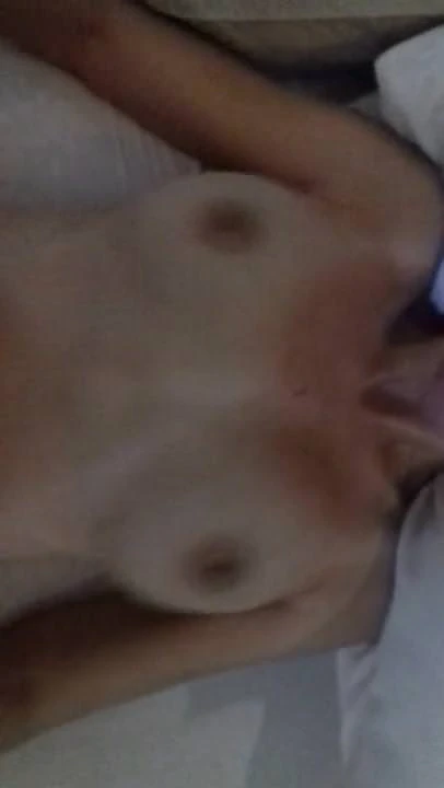 Cumshot from very tight wet pussy - Moneyshot