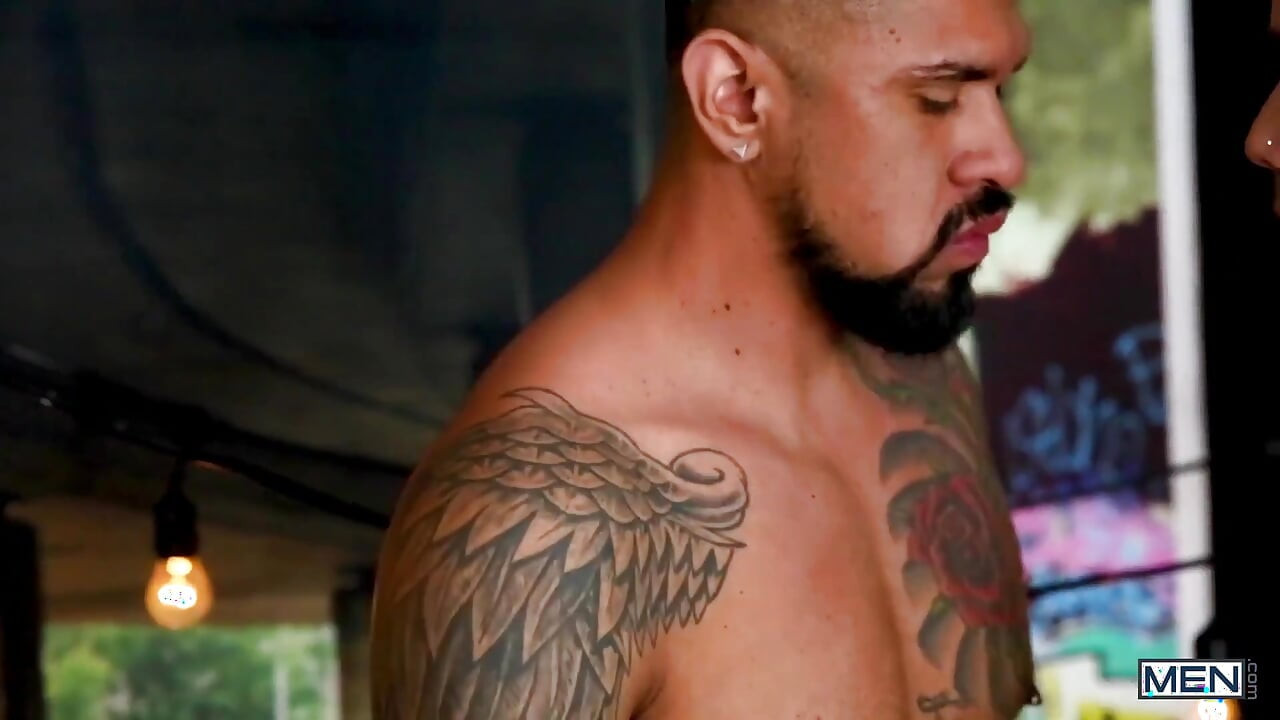 Hommes - Boomer Banks et Nic Sahara, étalons musclés sexy, se connaissent pour un sex toy