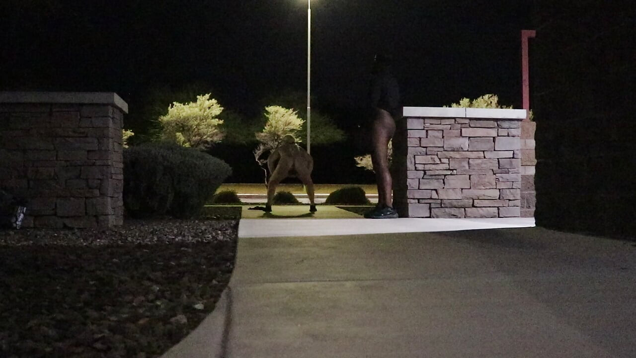 Thick BBW Wife Strips and Throw That Ass Back in Public! Badblondiemonroe