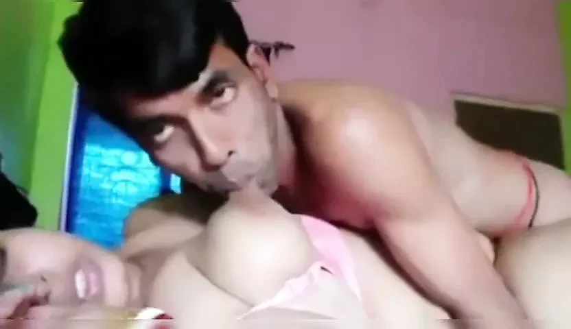与来自海湾的邻居男人的妻子发生性关系