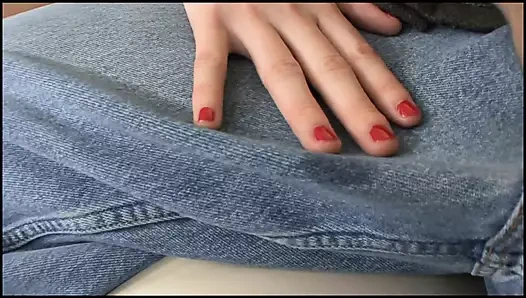 Taze kız Anna Skye bir sürtük amına almayı seviyor