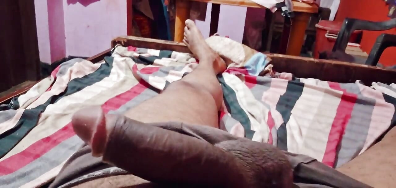 Amateur solo dick stroking session in bedDaddy dick amateur masturbation han job Big Daddy dick amateur masturbation hand