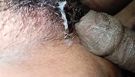 Bhabi ke Ghar uski chut par mal gira