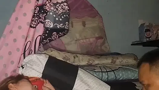 Makan dia sampai dia datang.