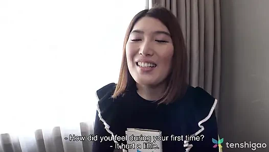 Amateur Miku Kanno aus Tokio kommt in unser hotel und zieht sich für uns aus