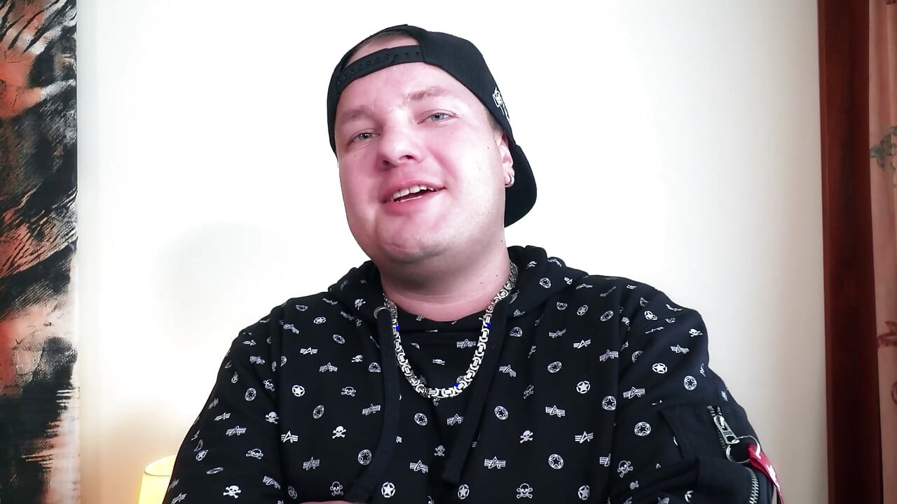 GGG John Thompson - Puta Loira em Gangbang Enmascarado