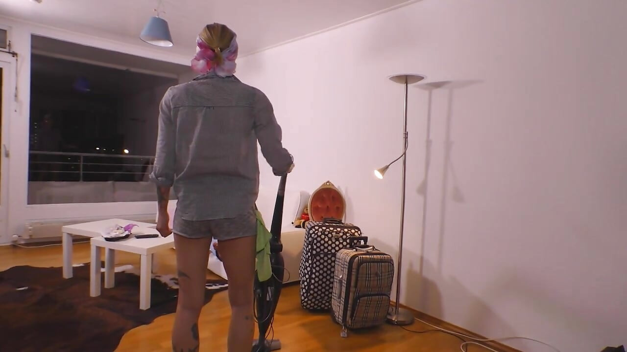 Iso kulli seksikkäälle blondille nartulle