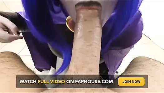 Raven lagi asik nyepong kontol besar