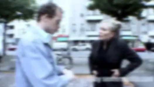 Hamburg'dan Nikki, Ev Sahibi