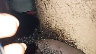 Milf tettona con un culo sexy viene speronata in bagno