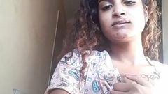 Indisch meisje verleidt op videochat