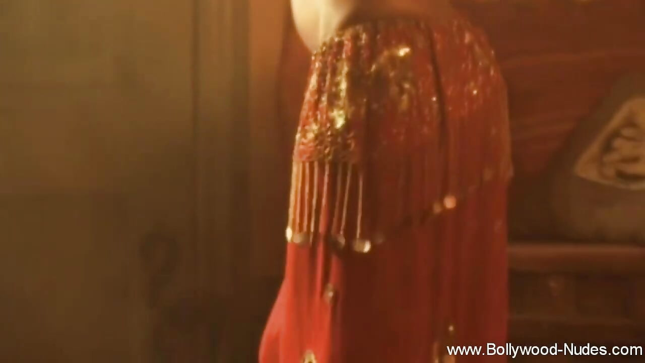 International beauty from sensual India is gorgeous naked