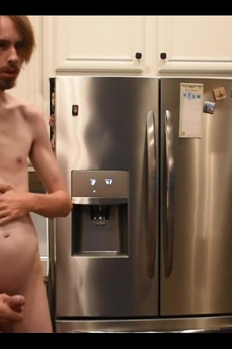 夕食後の丸いお腹