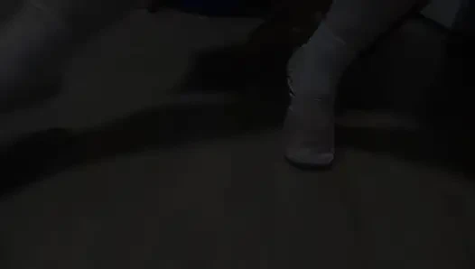 Sandal senam pertama saya dengan kaus kaki putih