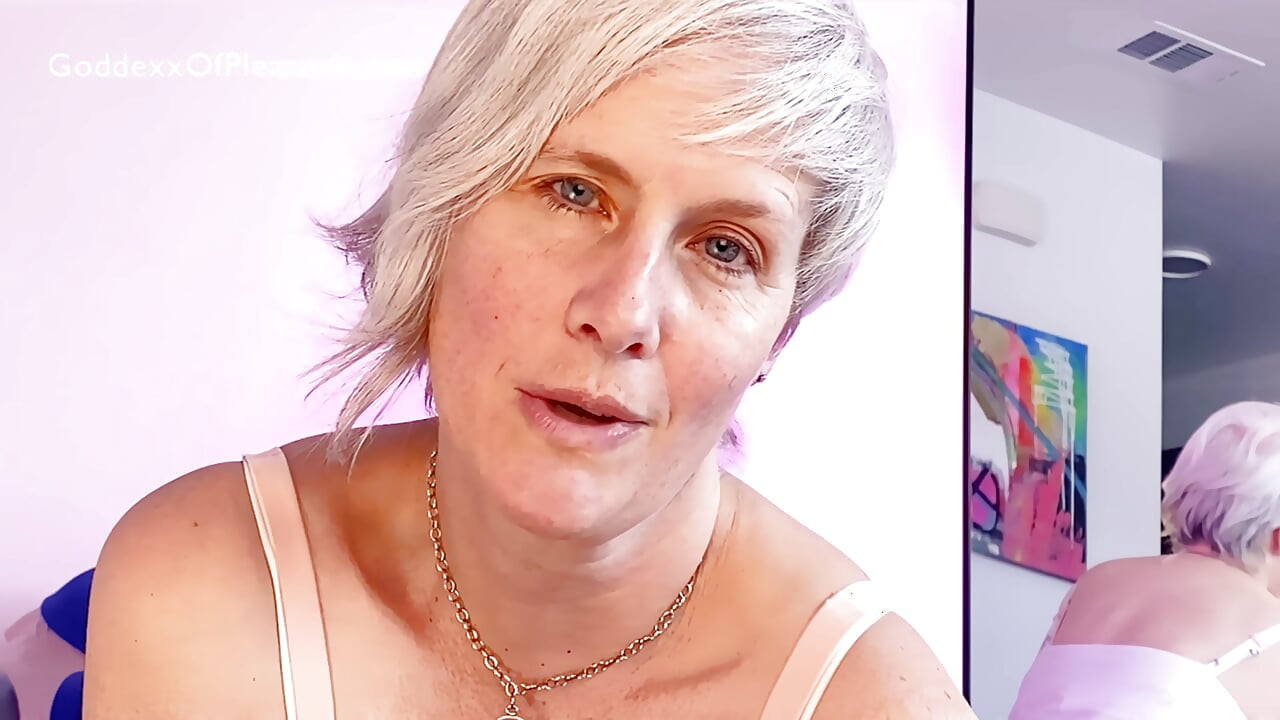 Helping Mommy Pick Out The Best Bra While She Tells Me How To Touch Myself & Cum JOI CEI