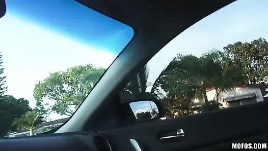 I Know That Girl - Dirty Raver Girl Wants to Suck