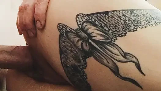 Seksi dövmeli kızımı sikiyorum