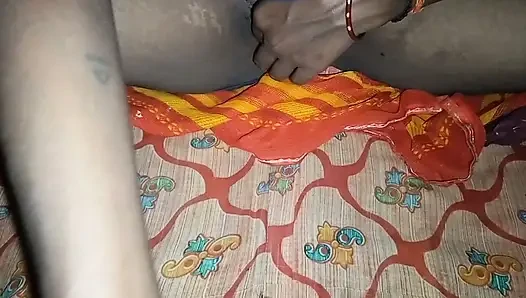 Indian hot Desi Bhabhi Fucking in Hindi