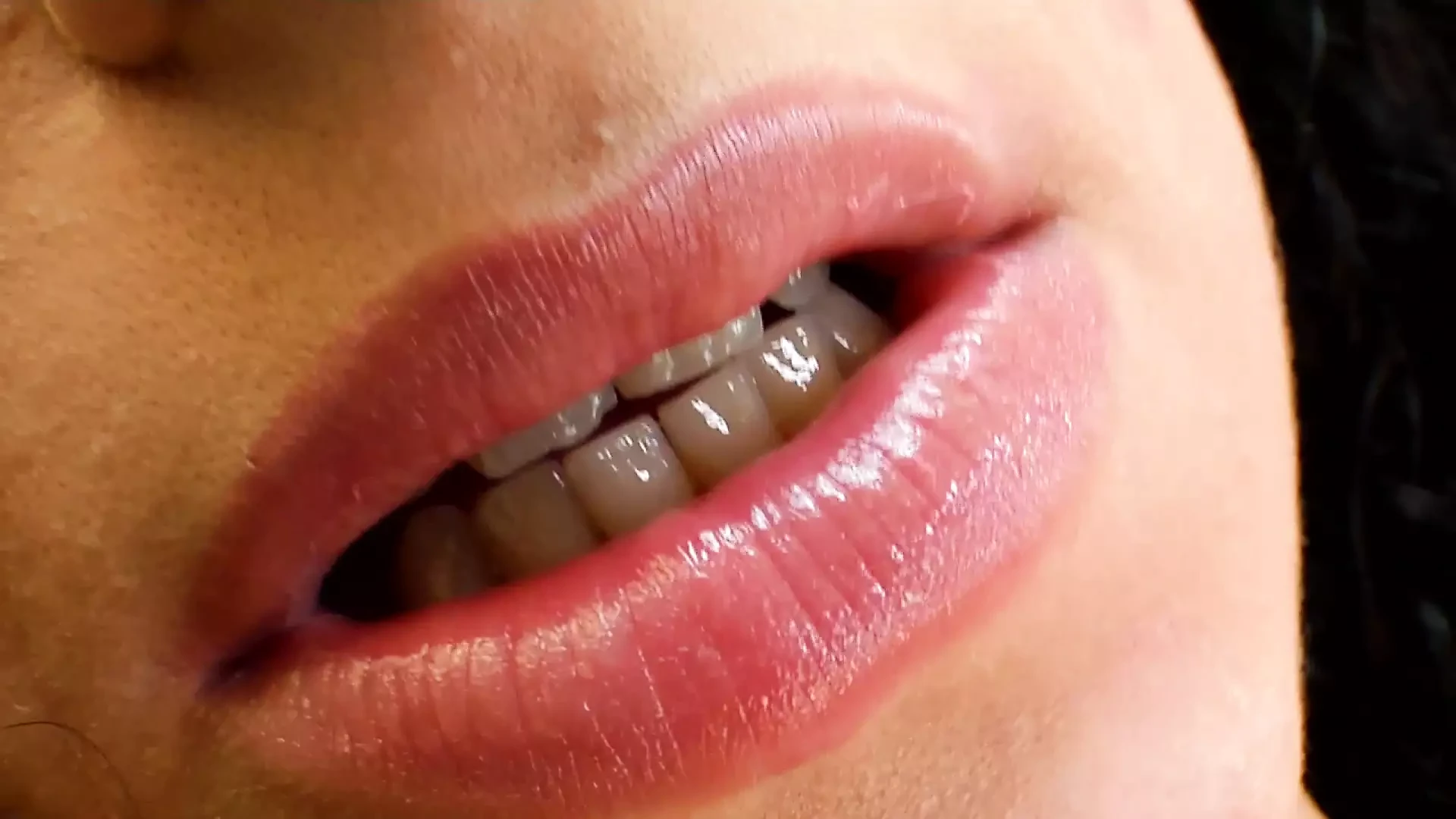 Nicky Baby, peitos e corpo grande, uma morena linda, masturbação solo, brinquedos, close-ups, provocação de óleos # 3