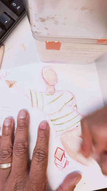 仕事中にのんびりしていて、少しムラムラしていました。イタリア系看護師のことを考えていました。彼女とセックスするのが恋しいし、彼女が私のシャツを着ているのも恋しい。