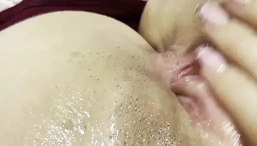 Скучаю дома, играя с моим