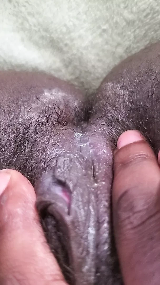 Rubbing my pussy till I cum