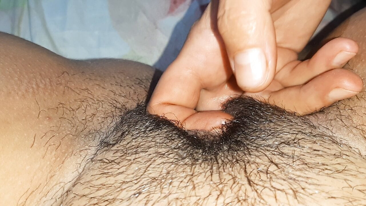 Erst fickt mich ein Mädchen und dann leckt mich ein anderes Mädchen - Lesben-Illusion