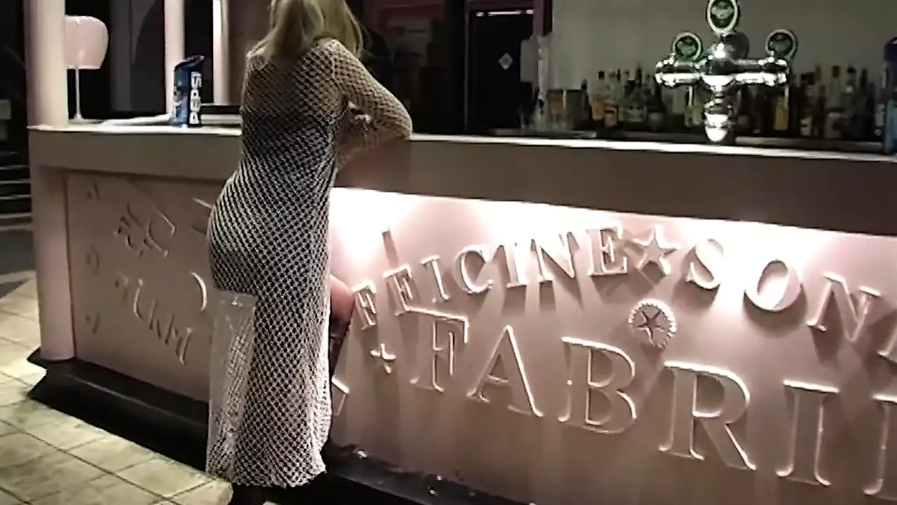 火辣金发女郎和黑发女郎做爱