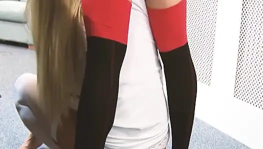 Adegan adegan 2_two suster semok dengan lingerie seksi lagi asik dicrot di muka bareng-bareng