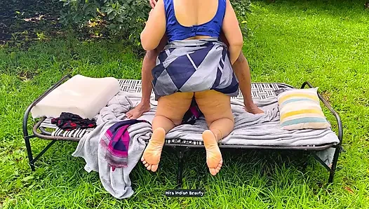 Saree outdoor-sex - erotisches liebemachen, grobes anal-hämmern, arschficken und intensiver halsfick