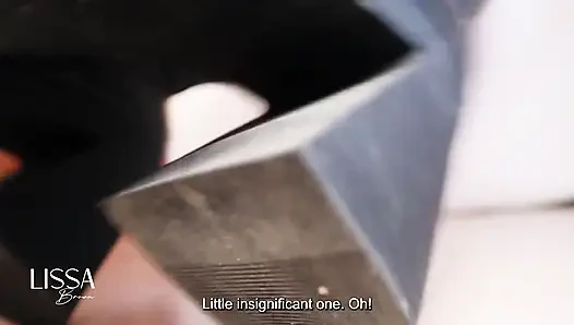 Giantess Melahap Makhluk Yang Tidak Signifikan