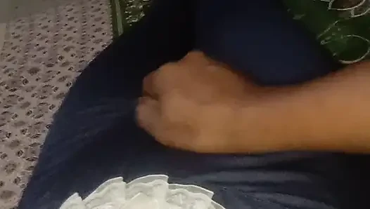 Yapacak bir şeyin olduğunda üvey kız kardeşinin davranışı