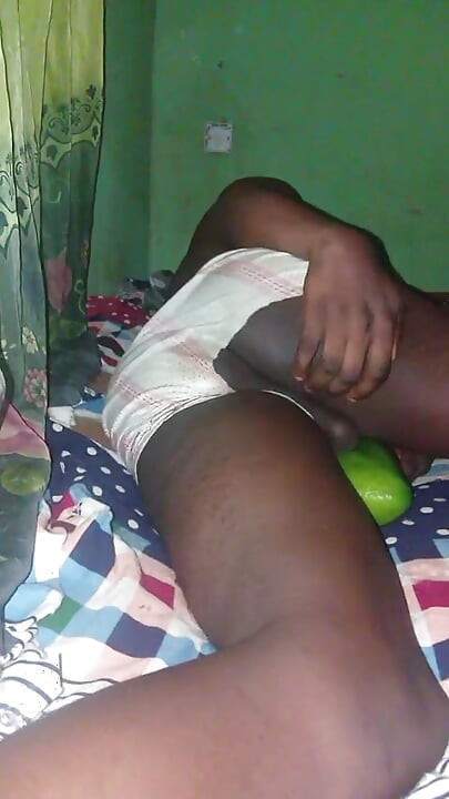 Sweet tgirl baby ngentot pelan-pelan