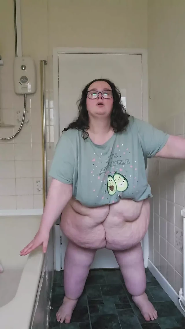 Goddess Bathroom Belly Play