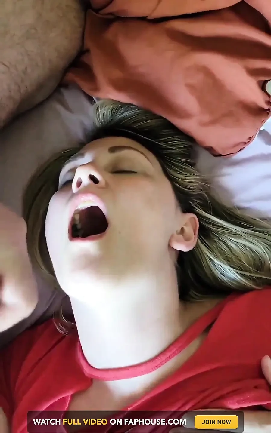 Wife Recieves Facial From Husband