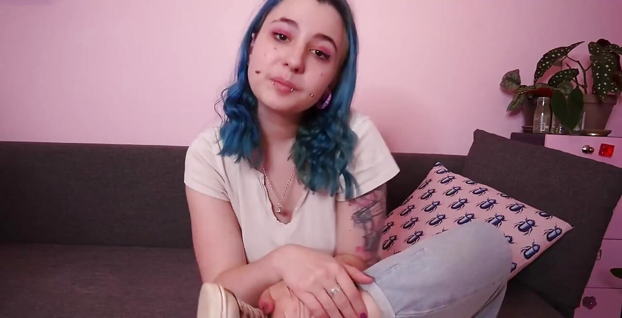 Fetiche de pies/ humillación // dominación // Sé que no eres malo en mis únicos fanáticos amando mis dulces pies ... Así que aquí está